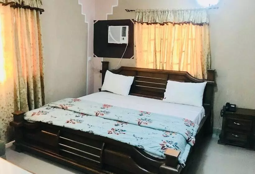 Mignonette Hotel & Suites