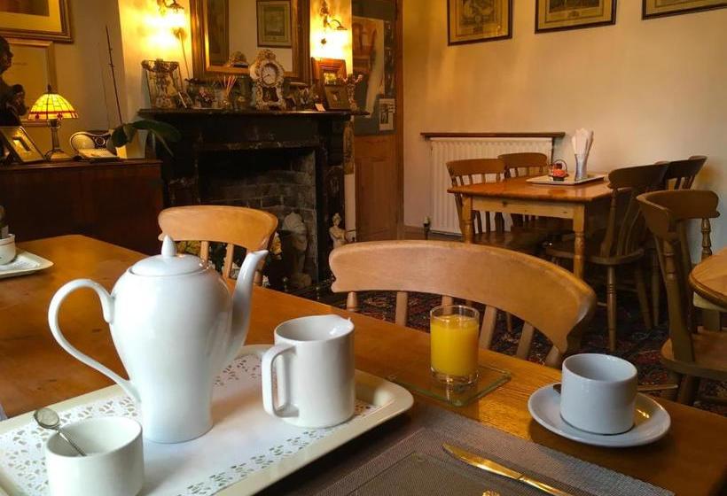 بنسيون Hawthorn House