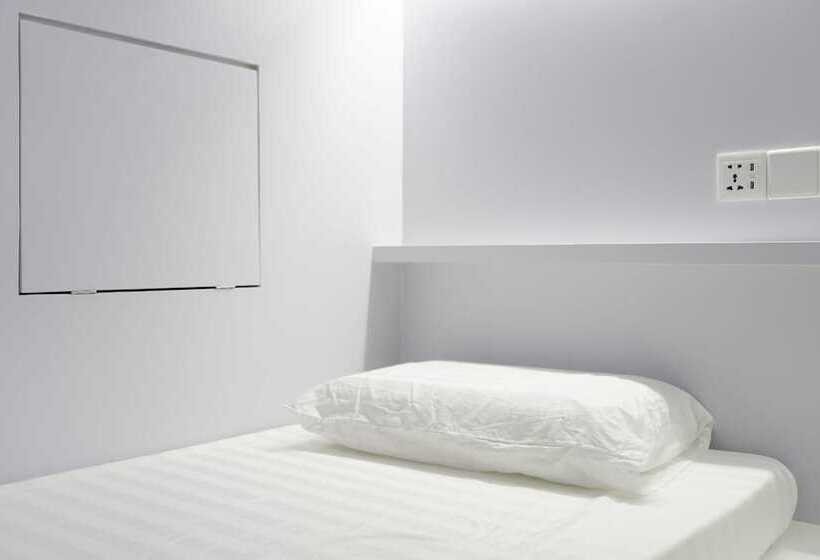 Uno Capsule Hostel