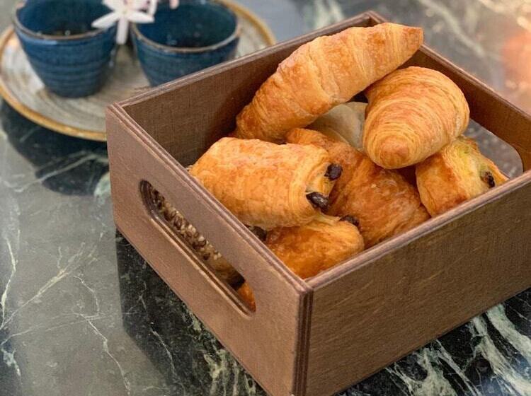 Bed and Breakfast Polis 1907 By Louis Hotels