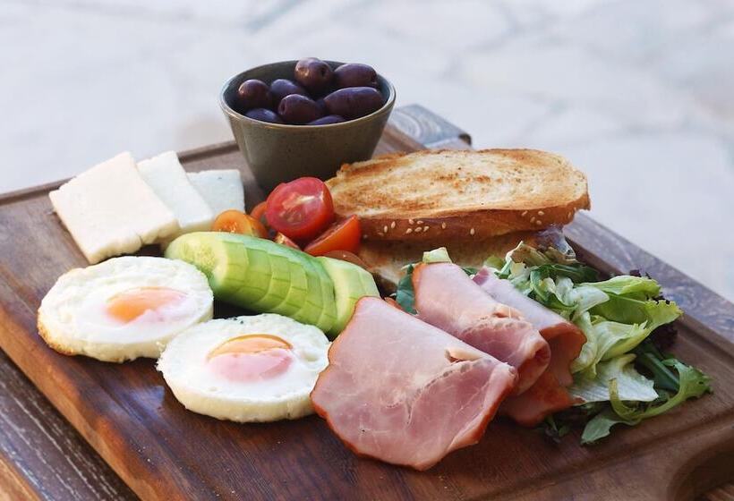 Bed and Breakfast Polis 1907 By Louis Hotels