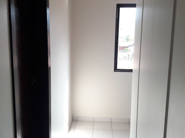 Blue House Hostel Peruíbe