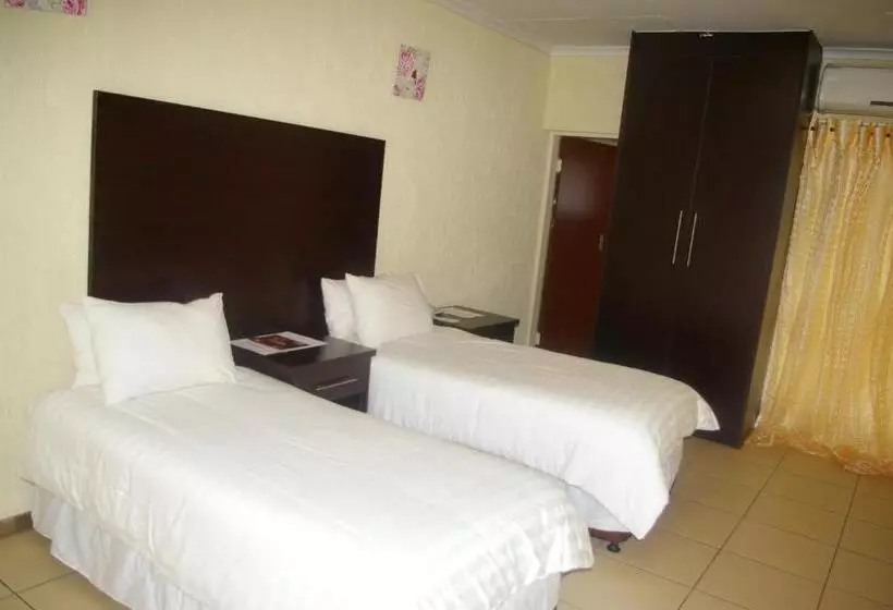 Naledzi Hotel & Conference Centre