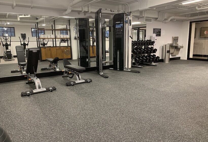 فندق Indigo Madison Downtown, An Ihg