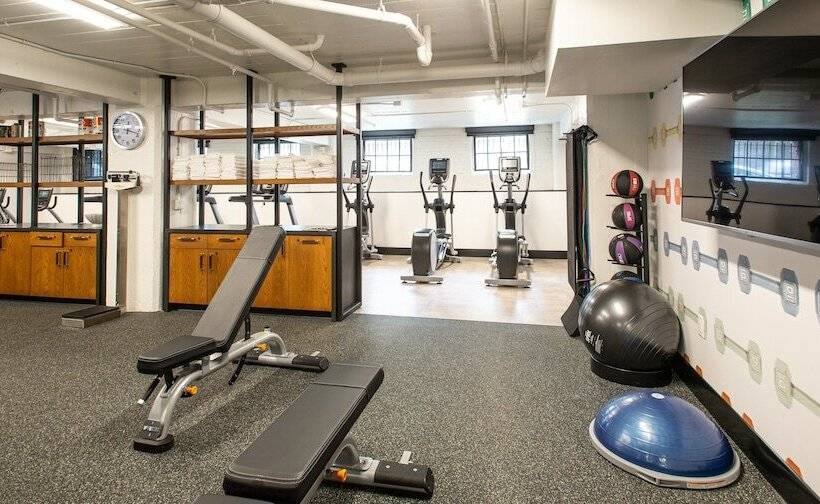 فندق Indigo Madison Downtown, An Ihg