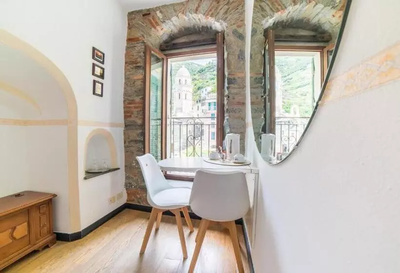 ペンション Sea View Suites   Francamaria Rooms