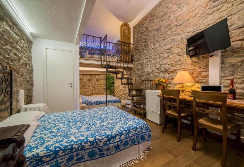 펜션 Sea View Suites   Francamaria Rooms