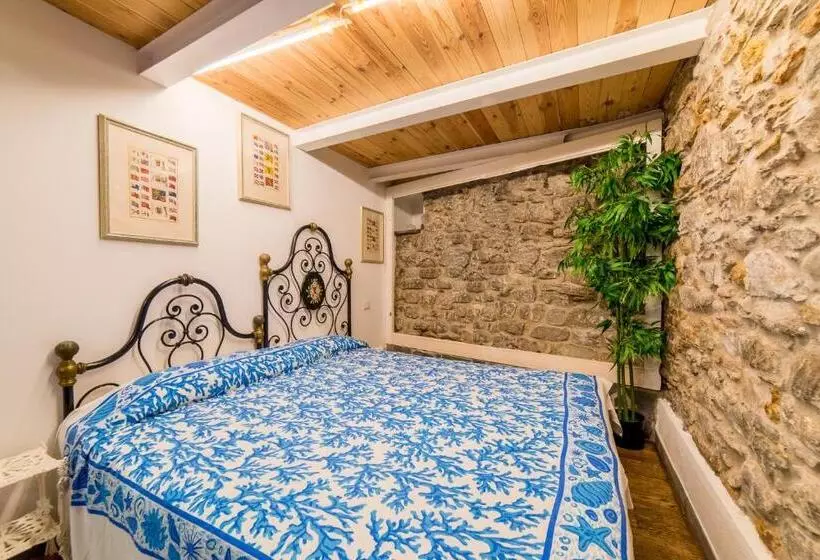 ペンション Sea View Suites   Francamaria Rooms