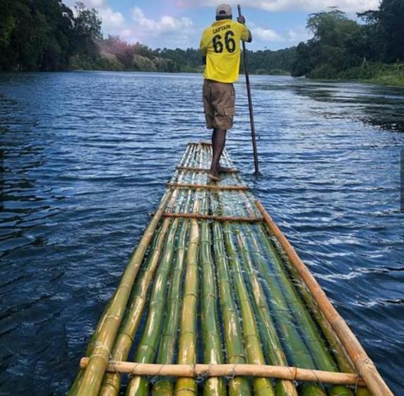 تختخواب و صبحانه Becaville