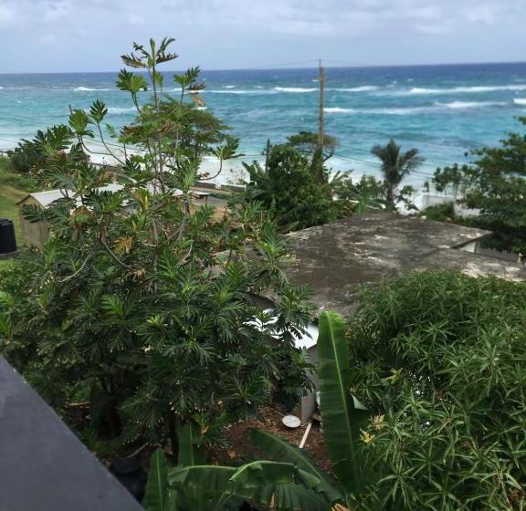 تختخواب و صبحانه Becaville