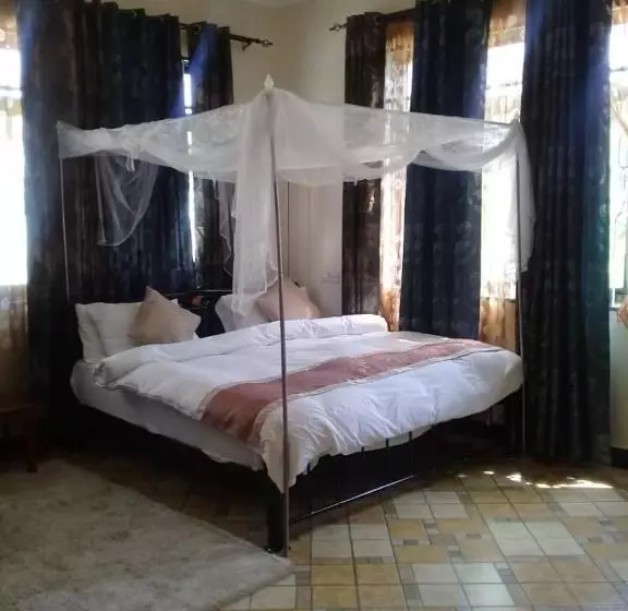 Aamiaismajoitus (B&B) Kisasa Home