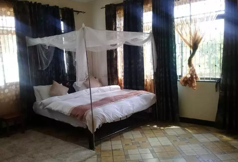 Aamiaismajoitus (B&B) Kisasa Home