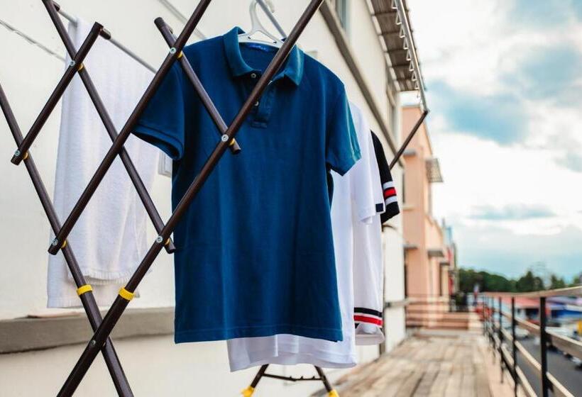 캡슐 호텔 Perfect Hub Semporna