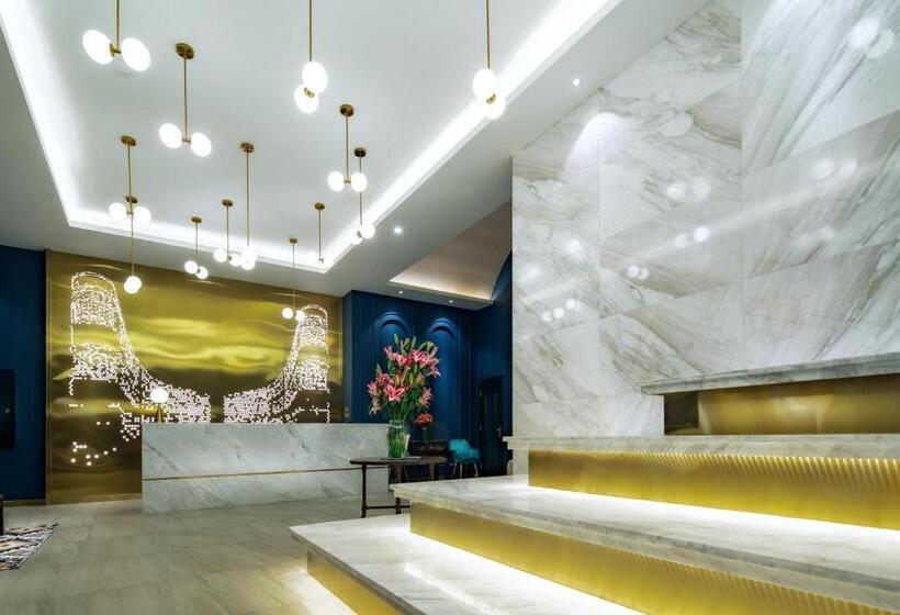 Отель Moon And Chalice Boutique