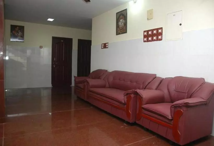 ホテル Venkkatramanaa Residency