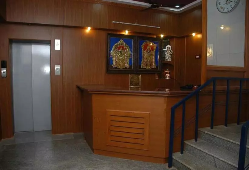 ホテル Venkkatramanaa Residency