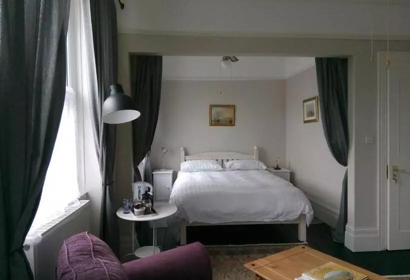 Aamiaismajoitus (B&B) Rosslyn Court