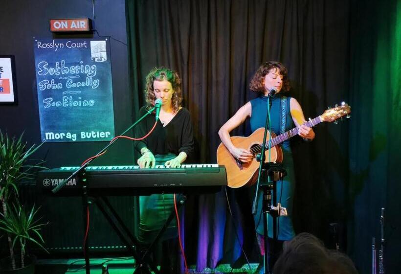 مبيت وإفطار Rosslyn Court