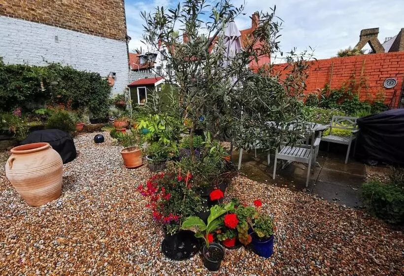 Aamiaismajoitus (B&B) Rosslyn Court