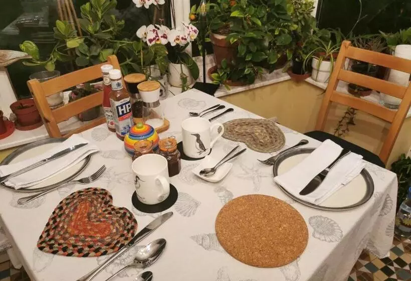 Aamiaismajoitus (B&B) Rosslyn Court