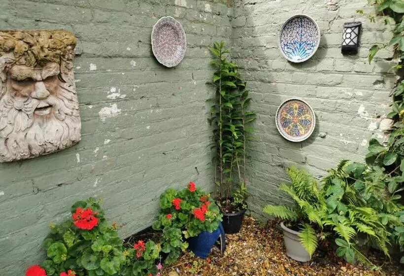 Aamiaismajoitus (B&B) Rosslyn Court