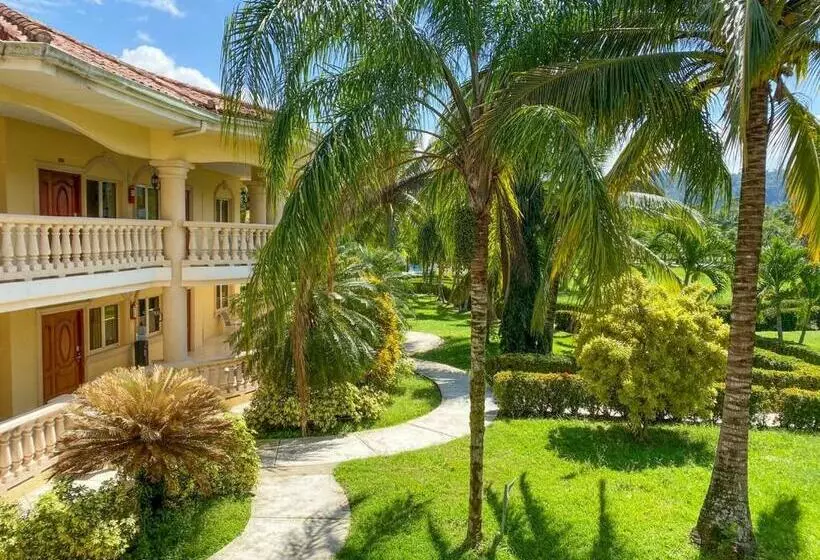 La Ensenada Beach Resort