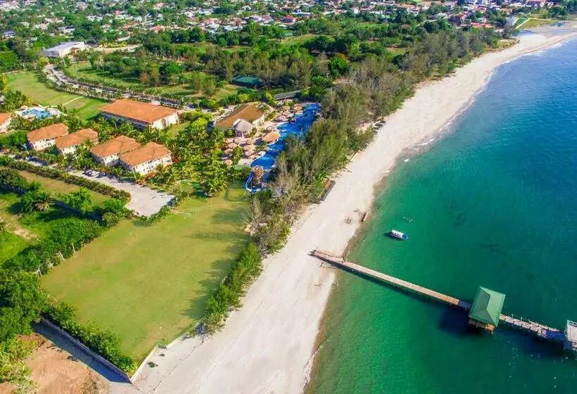 La Ensenada Beach Resort