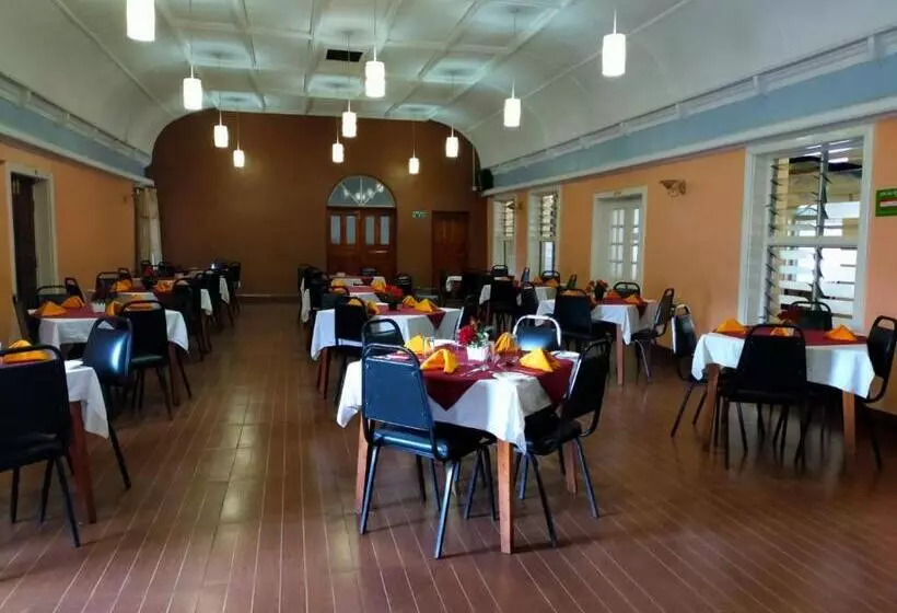 Wagon Wheel Hotel Eldoret