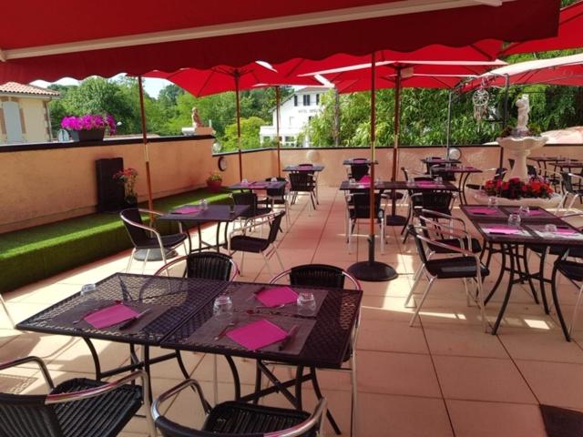 호텔 Hôtel Restaurant Les Kakis