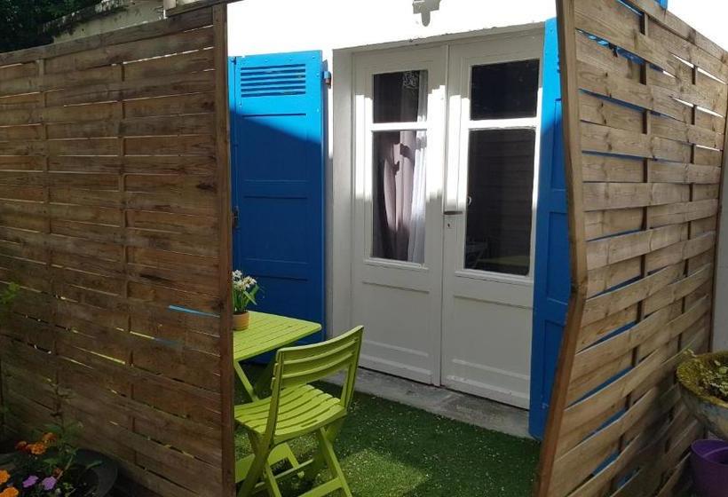 호텔 Hôtel Restaurant Les Kakis