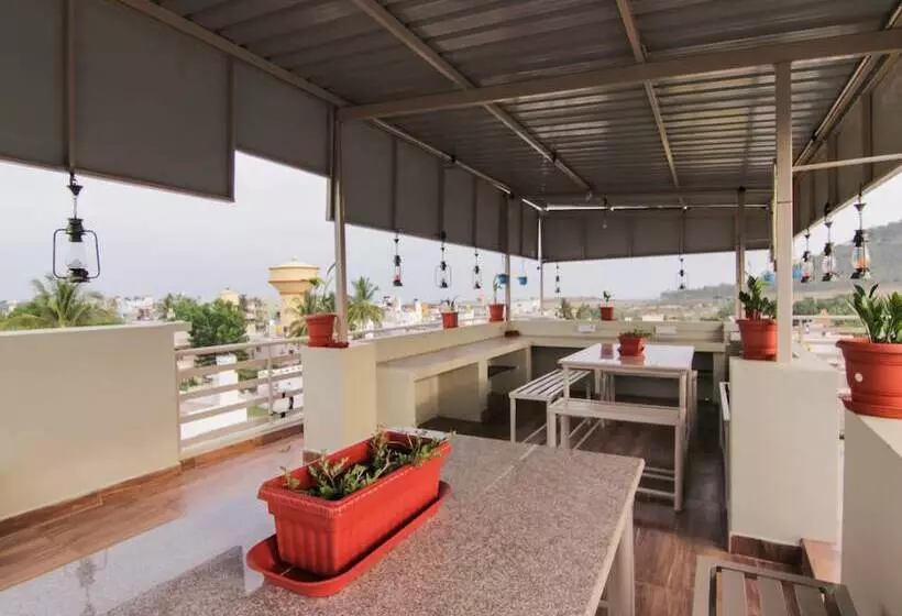 Hotel Oyo 13649 Megalahatti Ventures