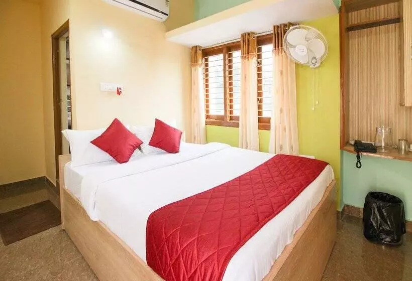 Hotel Oyo 13649 Megalahatti Ventures