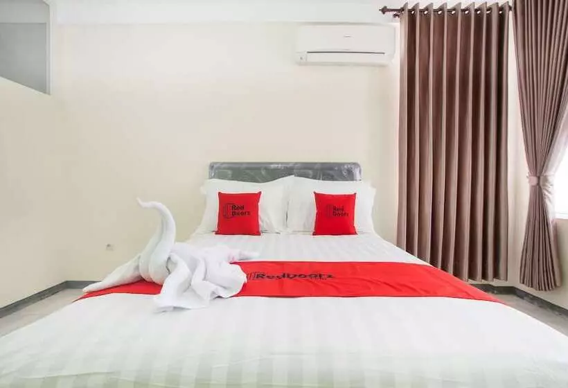 Majatalo Reddoorz Near Museum Angkut Batu 2