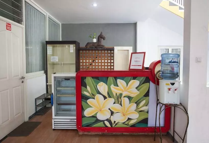 Majatalo Reddoorz Near Museum Angkut Batu 2