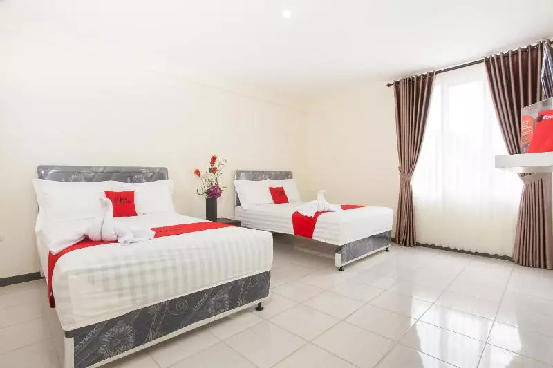 Majatalo Reddoorz Near Museum Angkut Batu 2