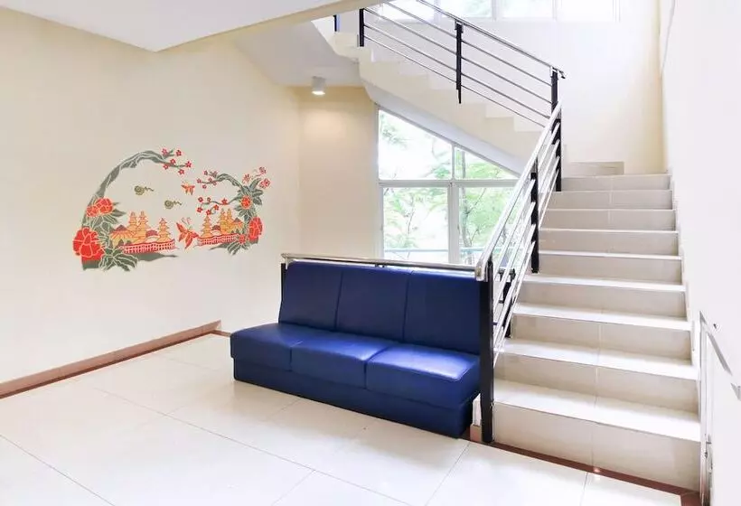 ホテル Oyo 175 K60 Residence