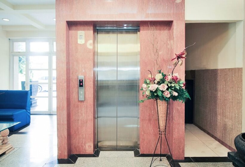 Hotel Oyo 175 K60 Residence