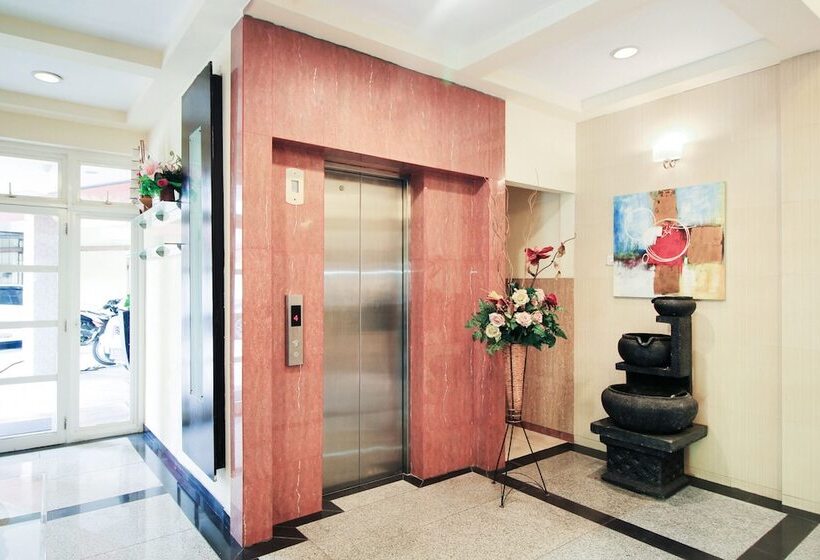 Hotel Oyo 175 K60 Residence