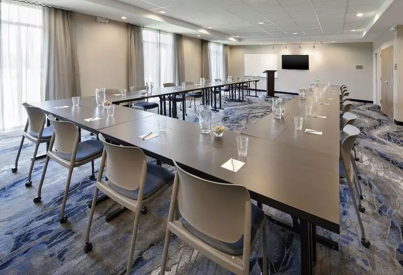 Hotelli Fairfield Inn & Suites By Marriott Tampa Wesley Chapel