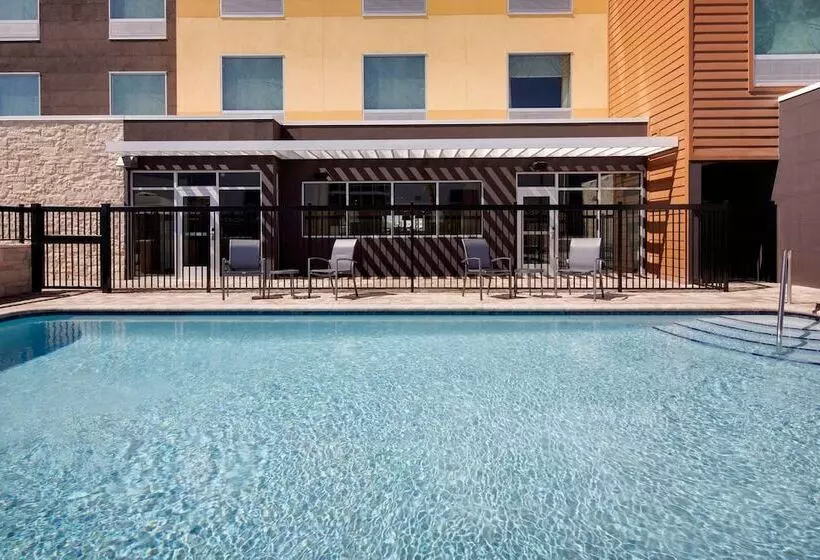 Hotelli Fairfield Inn & Suites By Marriott Tampa Wesley Chapel
