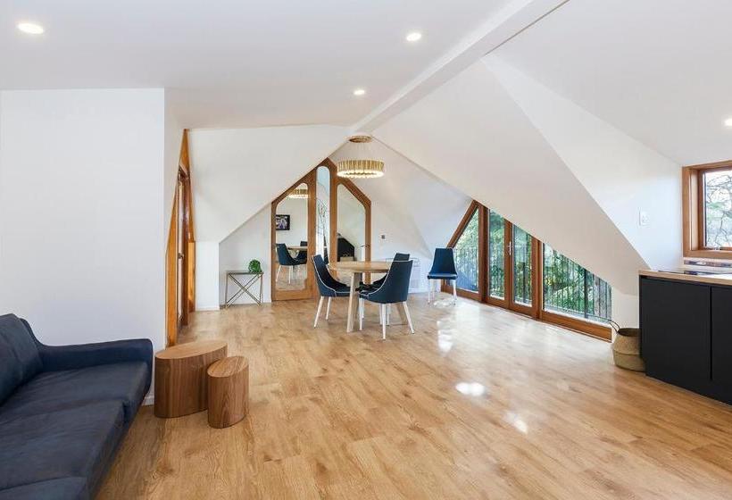 פנסיון The Britten Stables