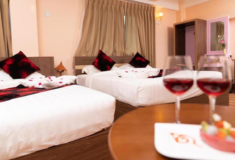 Hotel Chicago Yangon Myanmar