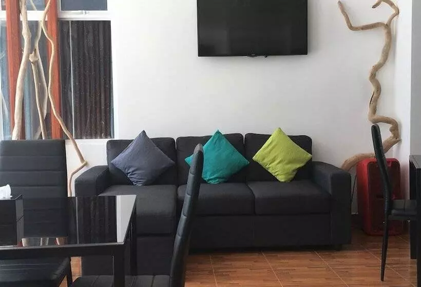 هتل House Clover Hana