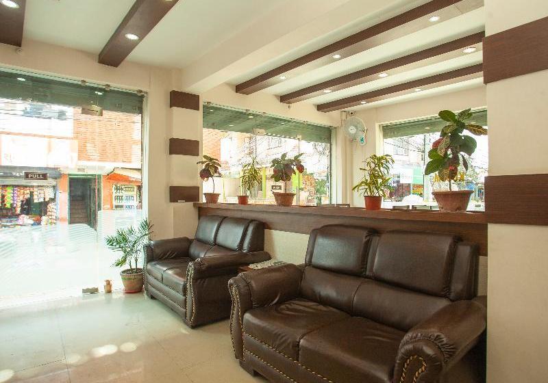 Oyo 219 Hotel Royal Kusum