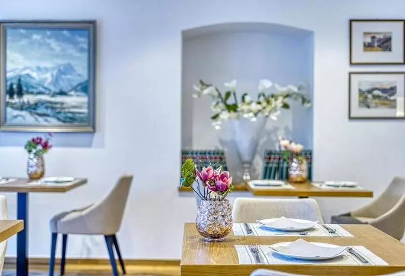 ペンション Villa Tell Rooms And Suites