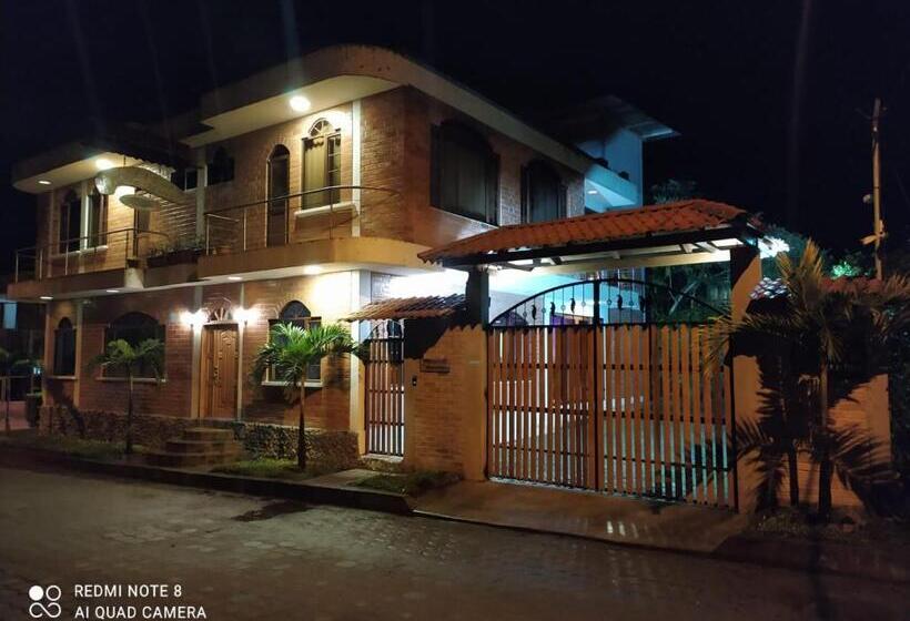 Alberg Hostal El Eden De Mindo