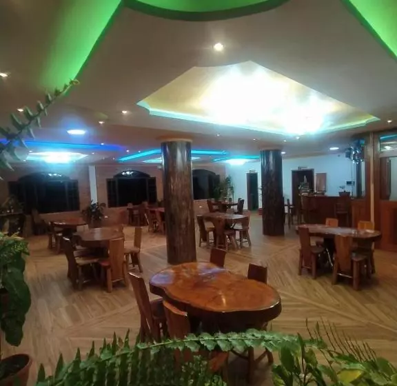 Retkeilymaja Hostal El Eden De Mindo