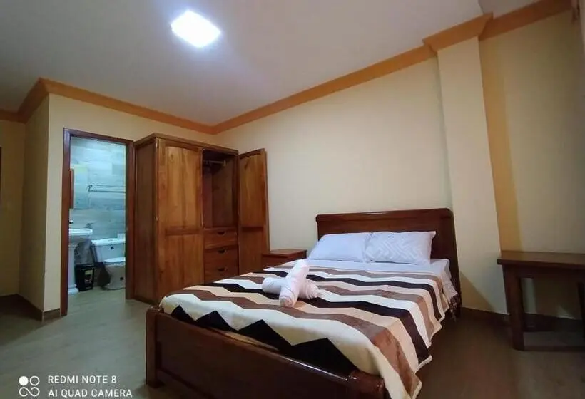 ユースホステル Hostal El Eden De Mindo