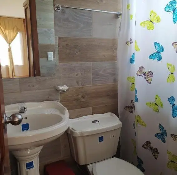 ユースホステル Hostal El Eden De Mindo