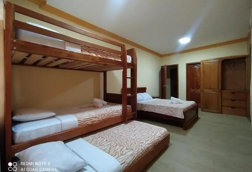 ユースホステル Hostal El Eden De Mindo